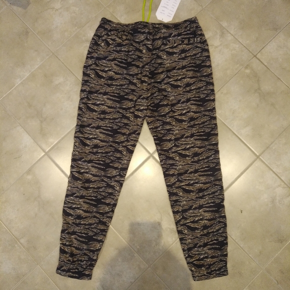 Crooks & Castles nylon pants - brand new - large - Picture 2 of 3